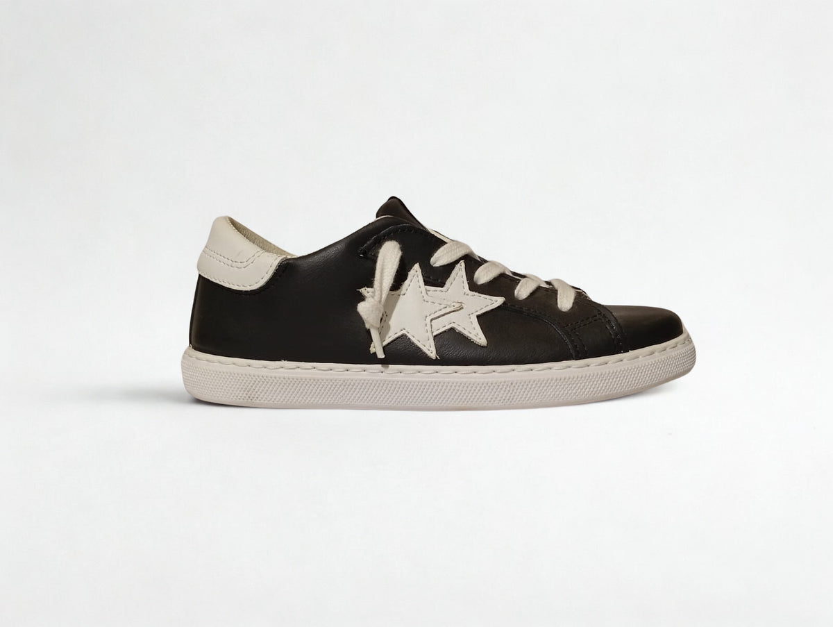 Sneakers  2STAR